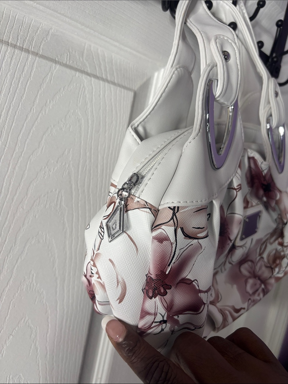 Floral White & Pink Women's Handbag - Picture 2 of 8